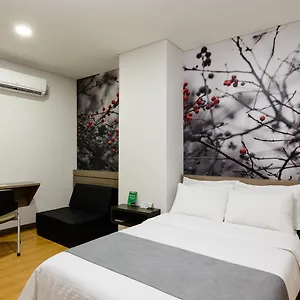 Vivre 3*, Medellín Colombia